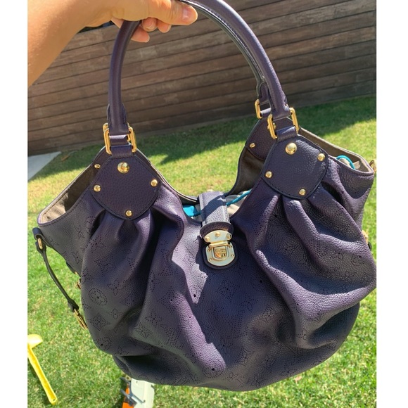 Louis Vuitton Mahina L - Picture 9 of 9